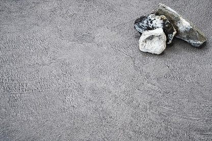 Film adhésif décoratif effet béton ciré brut foncé texturé Cover Styl NE26 pour rénovation meuble mur et cuisine
