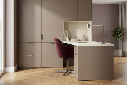 Film adhésif décoratif Cover Styl NK24 Suede Champage, couleur champagne, décor effet acier brossé, finition Standard et effet de surface Soie pour meubles de bureau.
