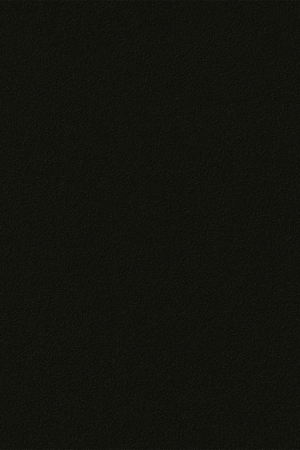 Film adhésif décoratif extérieur couleur frêne noir intense Ultimate Ash Black Essentiel Cover Styl EXT-Z10 pour rénovation de façade, porte extérieure et mobilier outdoor.