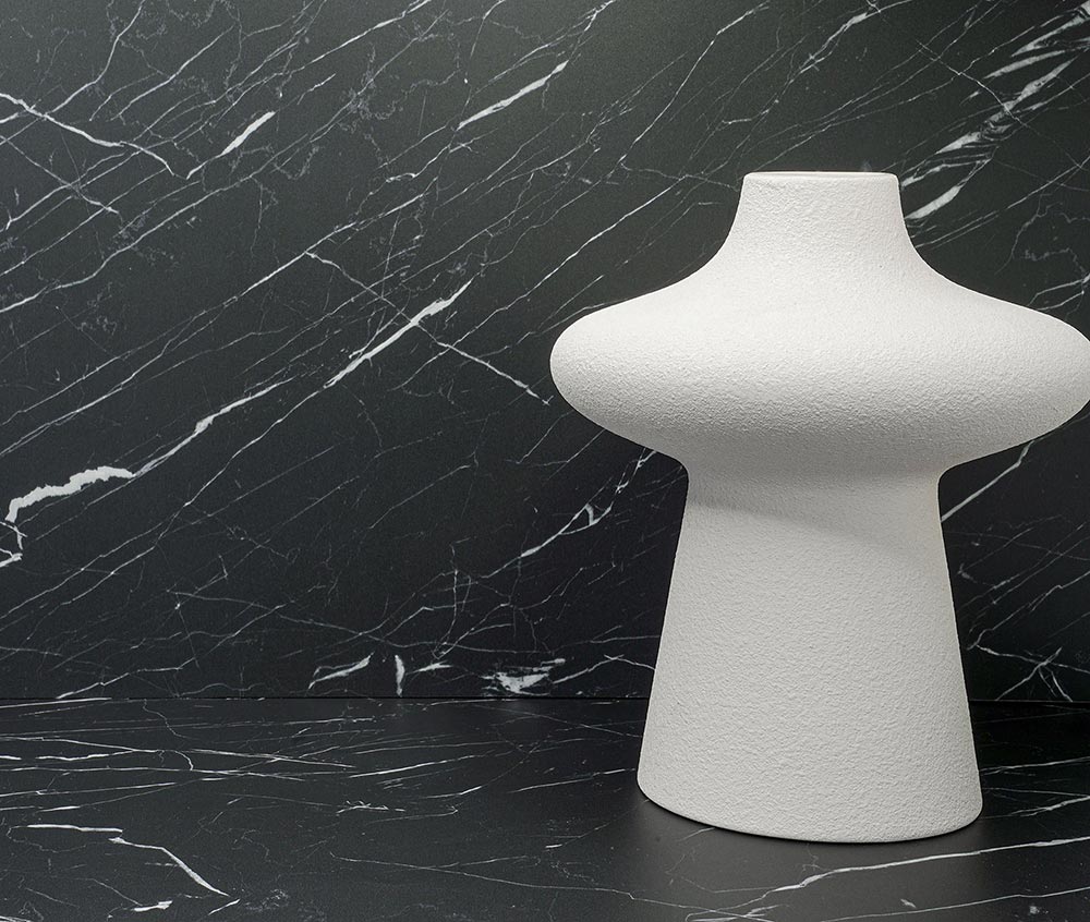 Film adhésif décoratif effet marbre grigio marquina Cover Styl MK14 pour rénovation meuble et surface
