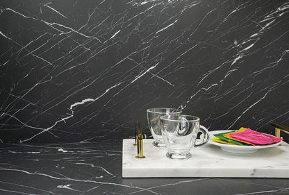 Film adhésif décoratif effet marbre grigio marquina Cover Styl MK14 pour rénovation meuble et surface