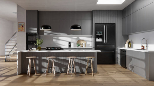 Film adhésif décoratif effet métal chromé brossé Prestige Cover Styl KI01 pour rénovation de cuisine, meuble, mur et salle de bain.