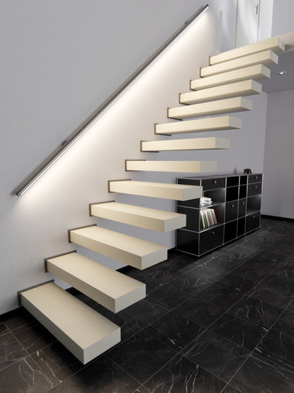 Film adhésif décoratif Cover Styl NH02 blanc poudré posé sur escalier